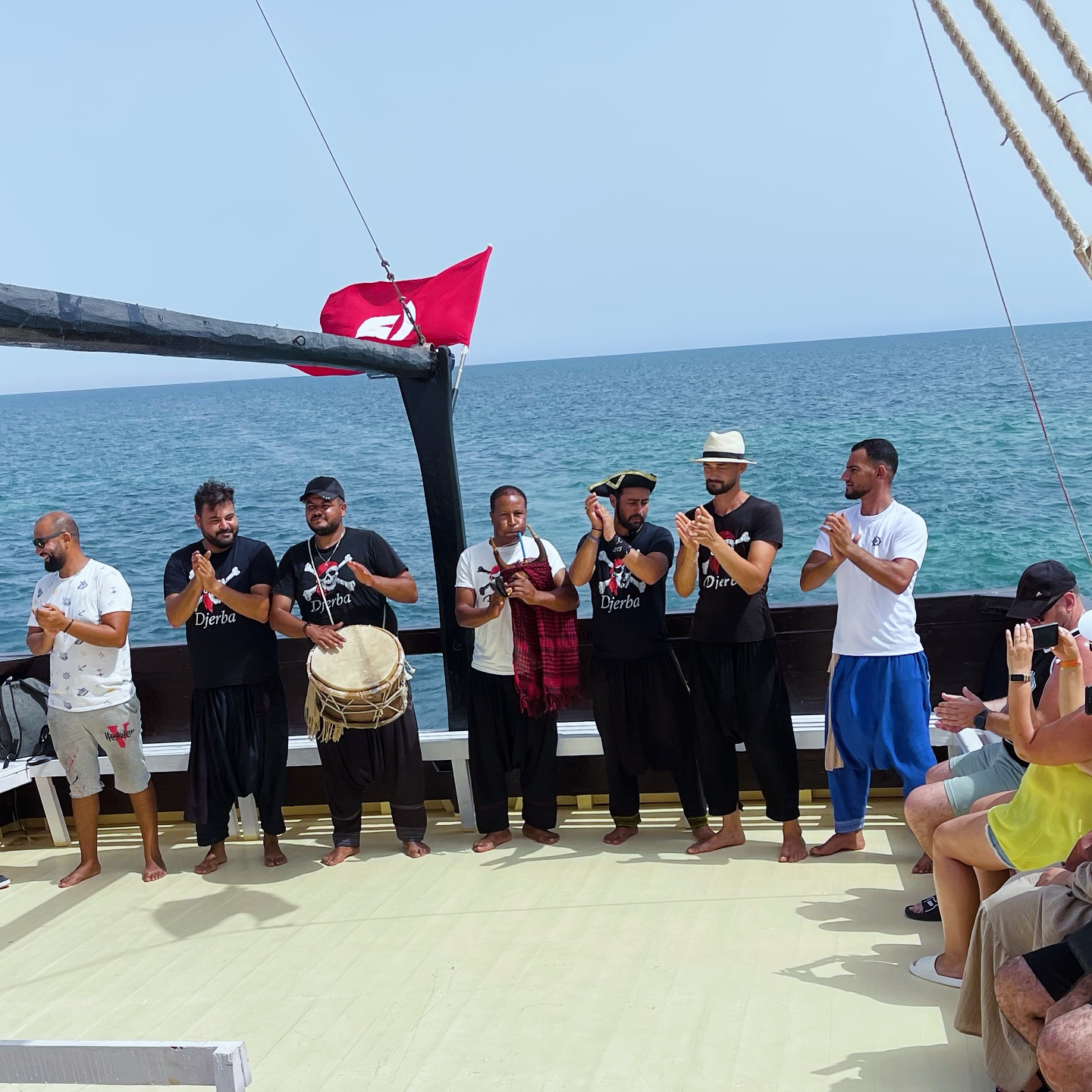 BATEAU PIRATE ÎLE FLAMANTS ROSE